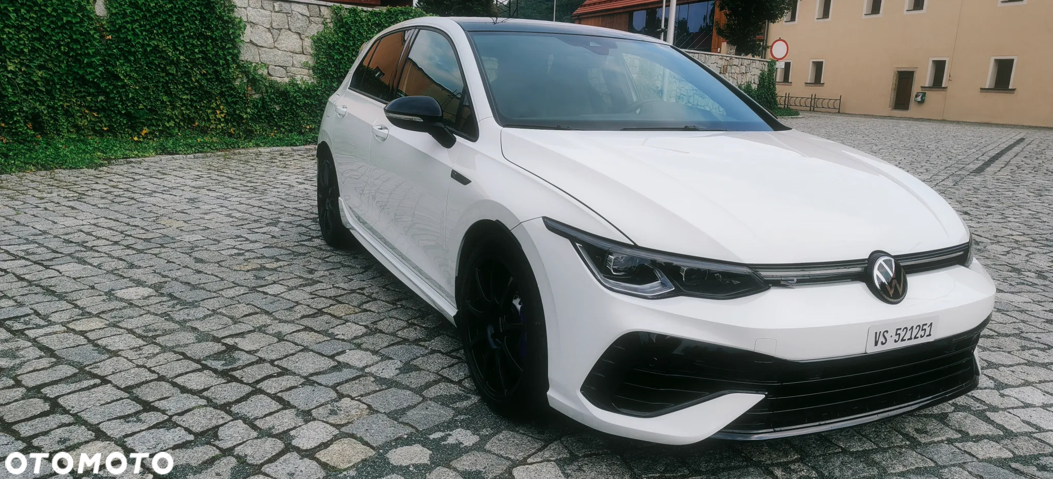 Volkswagen Golf VIII 2.0 TSI 4Motion R DSG - 2