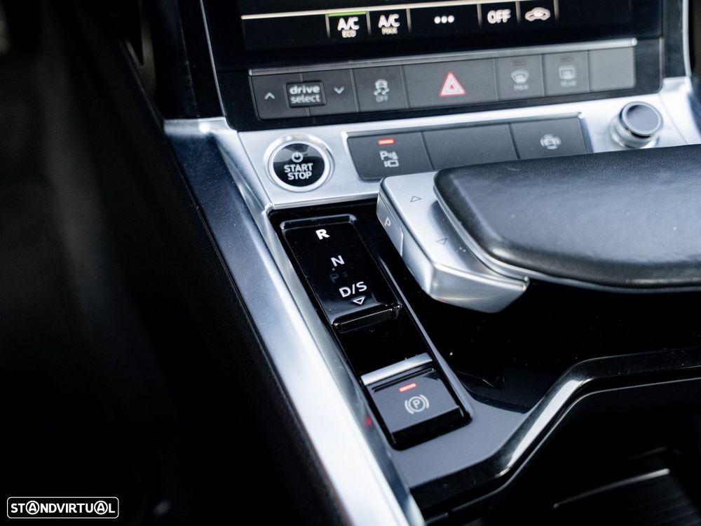 Audi e-tron 55 quattro S line - 40