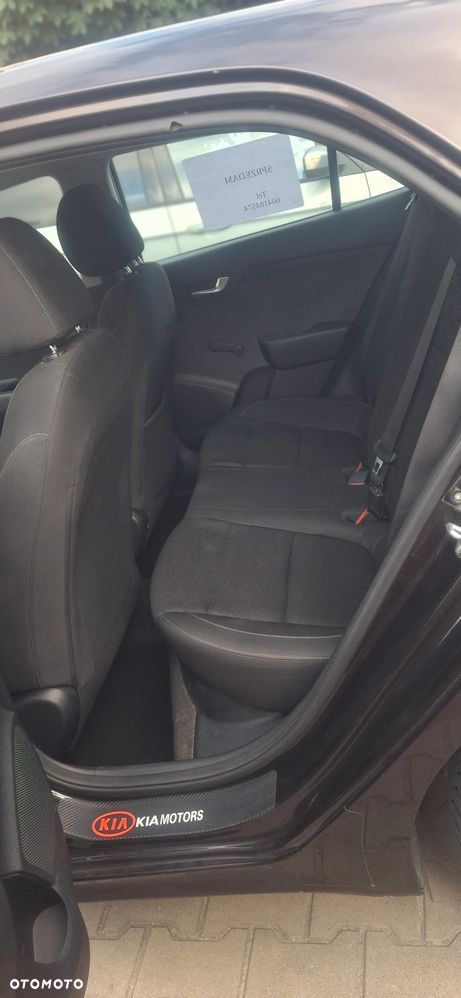 Kia Rio 1.2 L - 4