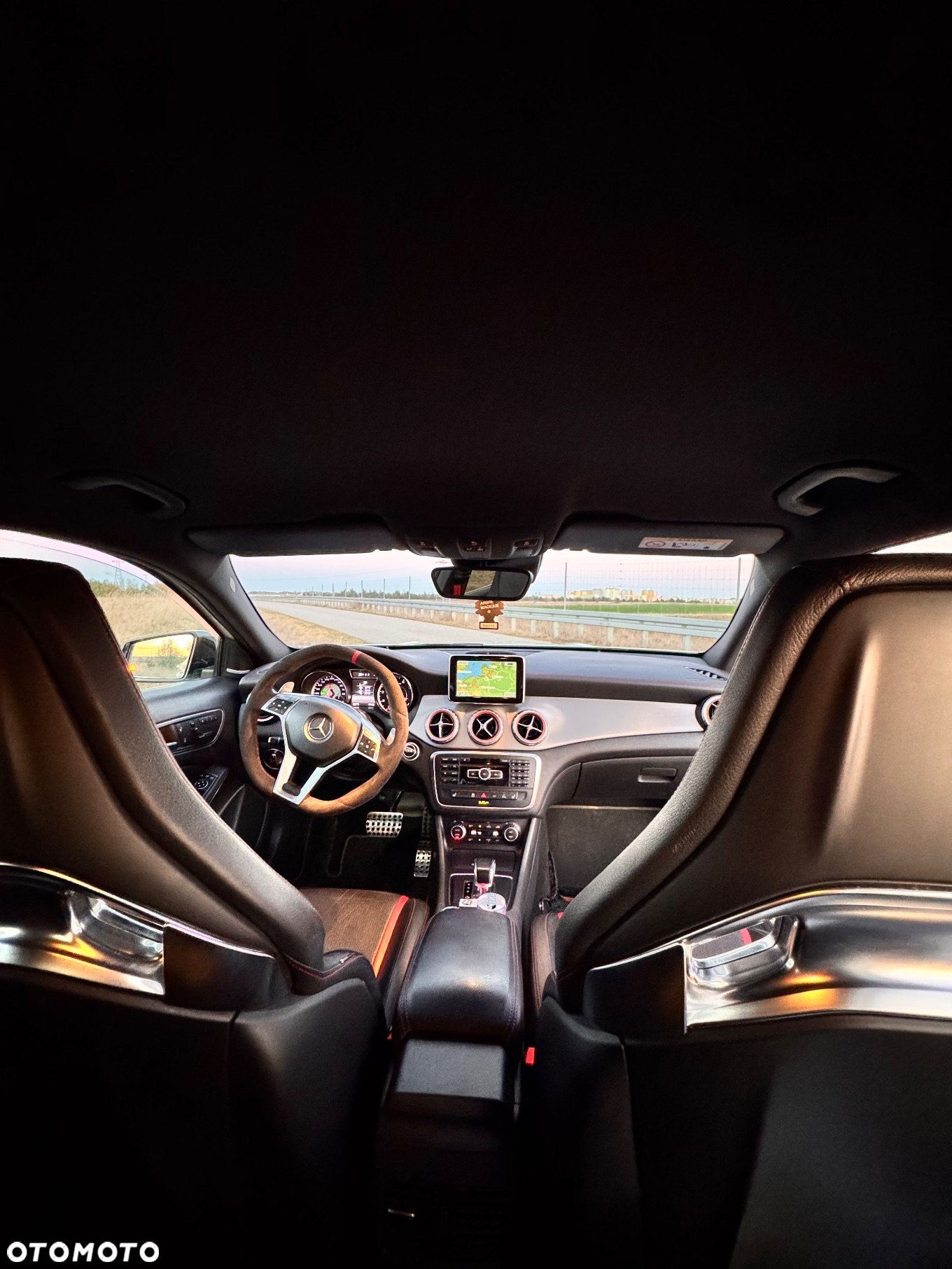 Mercedes-Benz GLA 45 AMG 4-Matic Edition 1 - 7