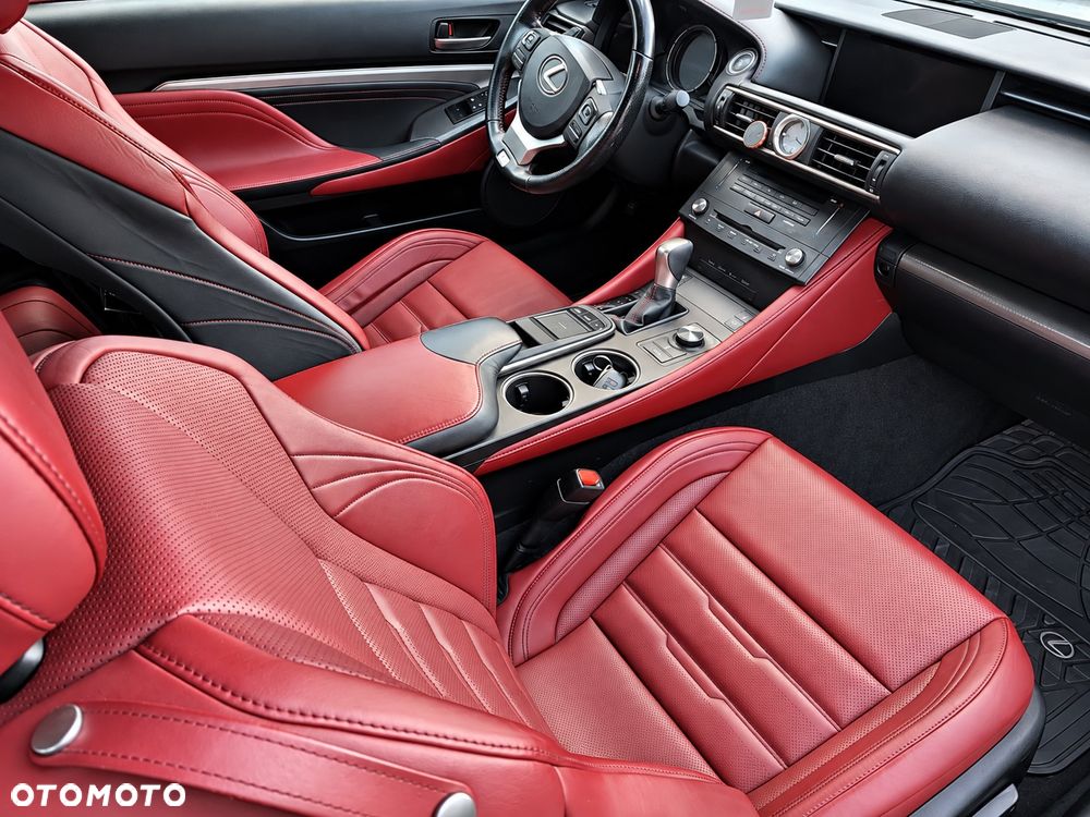 Lexus RC - 9