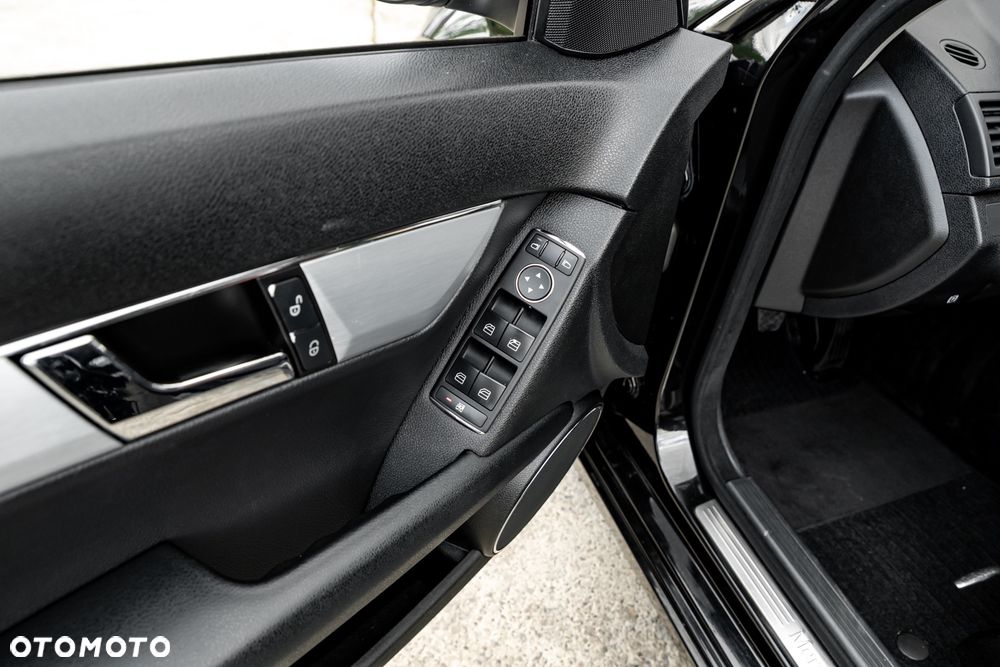 Mercedes-Benz Klasa C 220 CDI DPF Avantgarde - 18