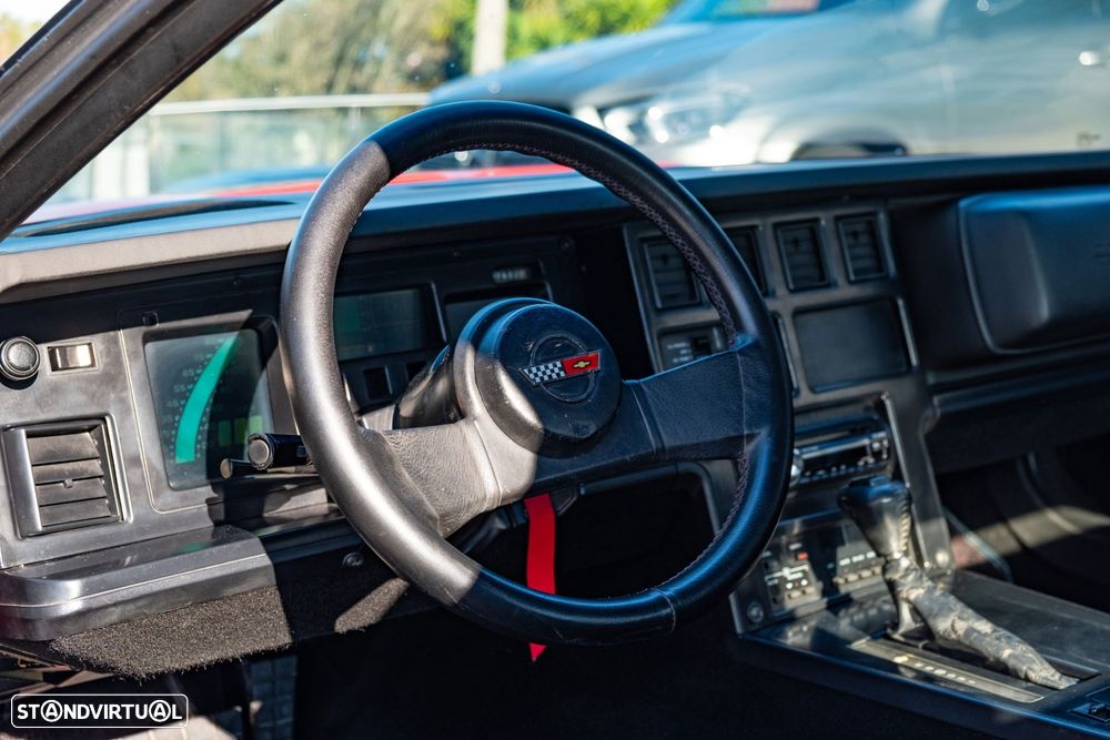 Chevrolet Corvette - 16