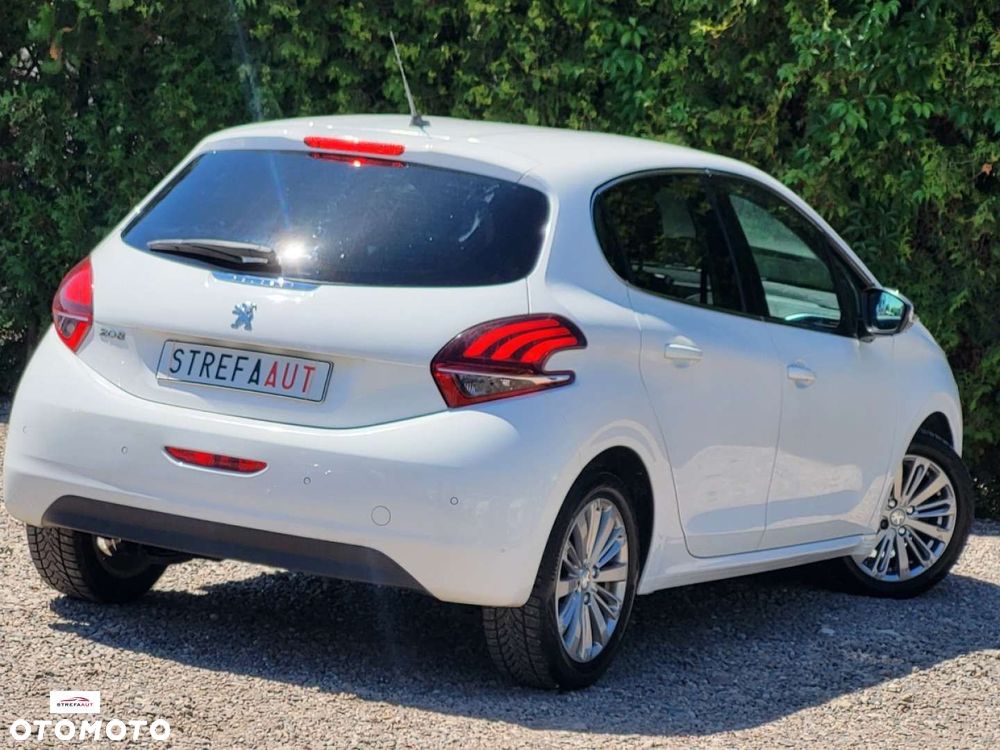 Peugeot 208 - 25