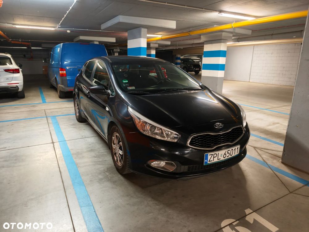 Kia Ceed - 35