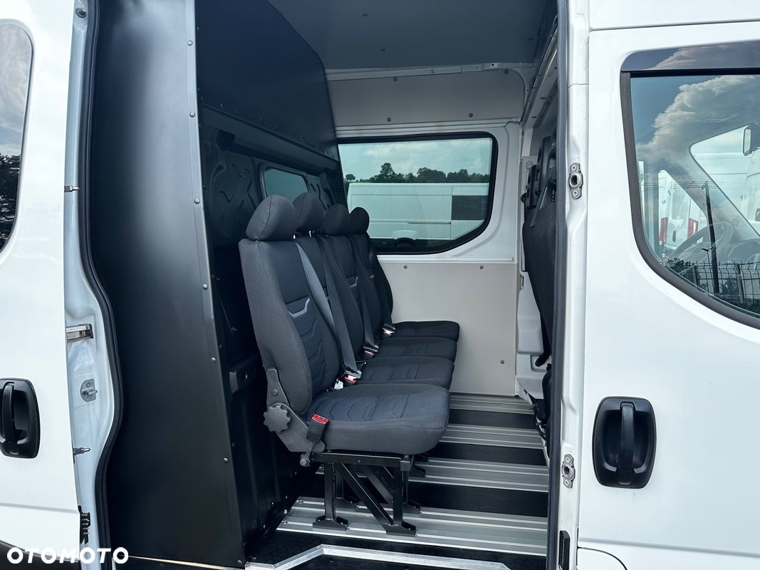 Iveco Daily Brygadówka 7 os Kamera Bagażnik - 2