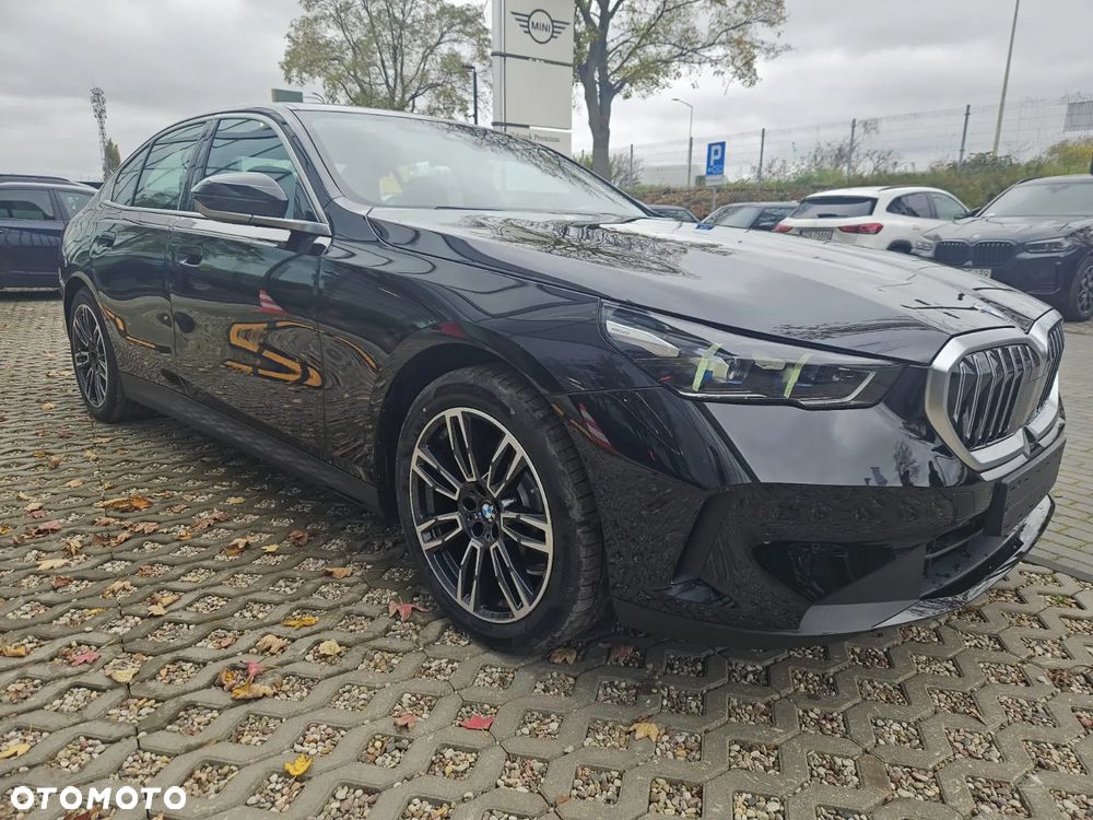 BMW Seria 5 520d xDrive - 9