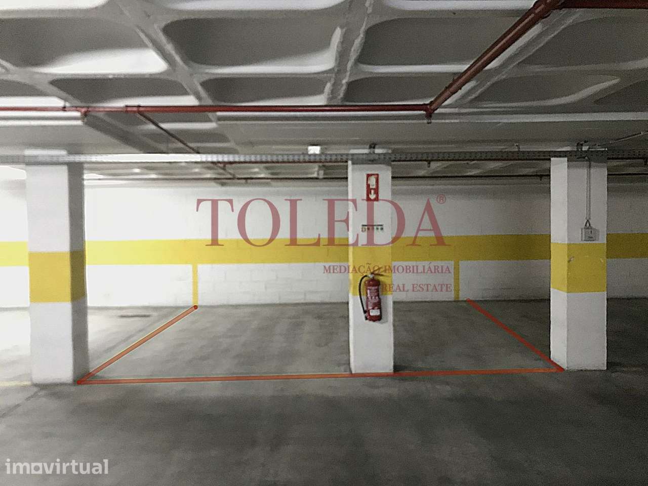 Parqueamento com 26m2 próximo do Aeroporto - Grande imagem: 2/16