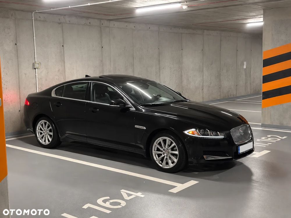Jaguar XF 2.0 T Premium Luxury - 3