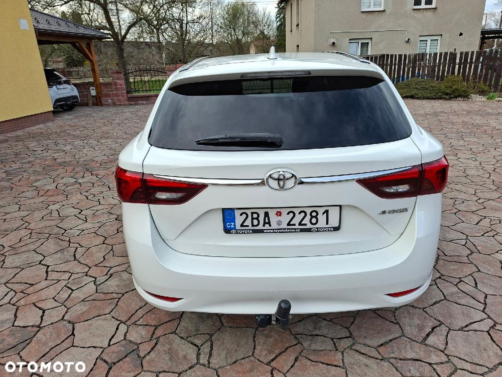 Toyota Avensis 2.0 D-4D Selection - 4