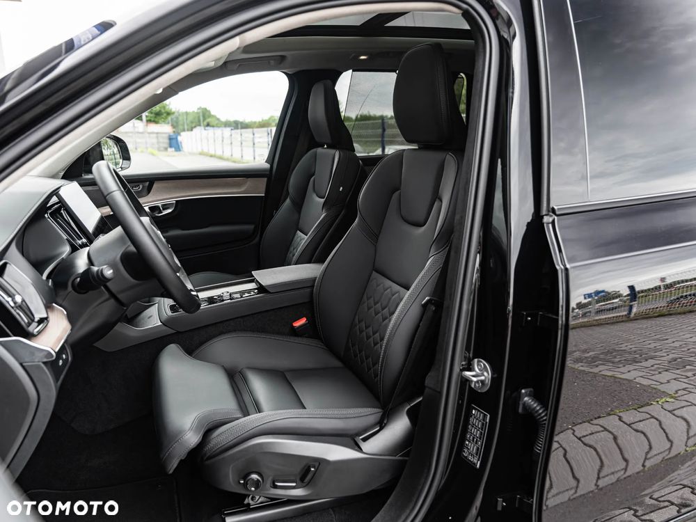 Volvo XC 90 T8 AWD Recharge Plus Dark - 24