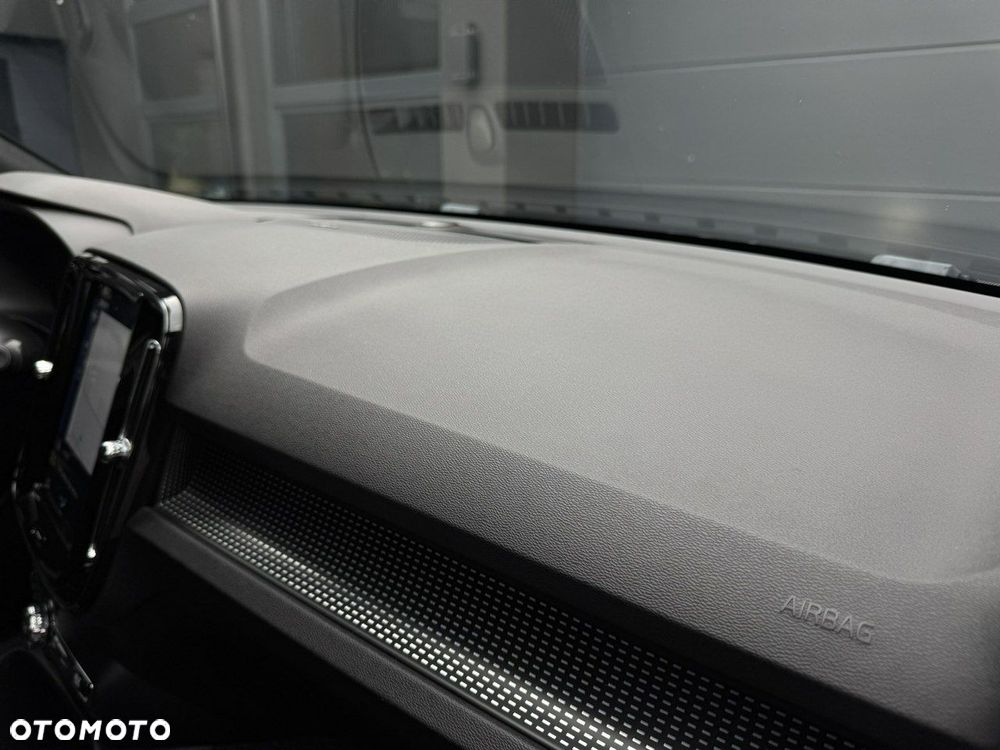 Volvo XC 40 D3 SCR R-Design - 28