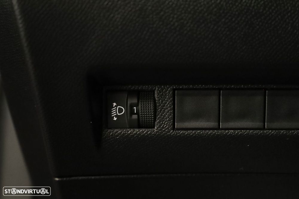 Peugeot 2008 1.2 PureTech Allure - 20