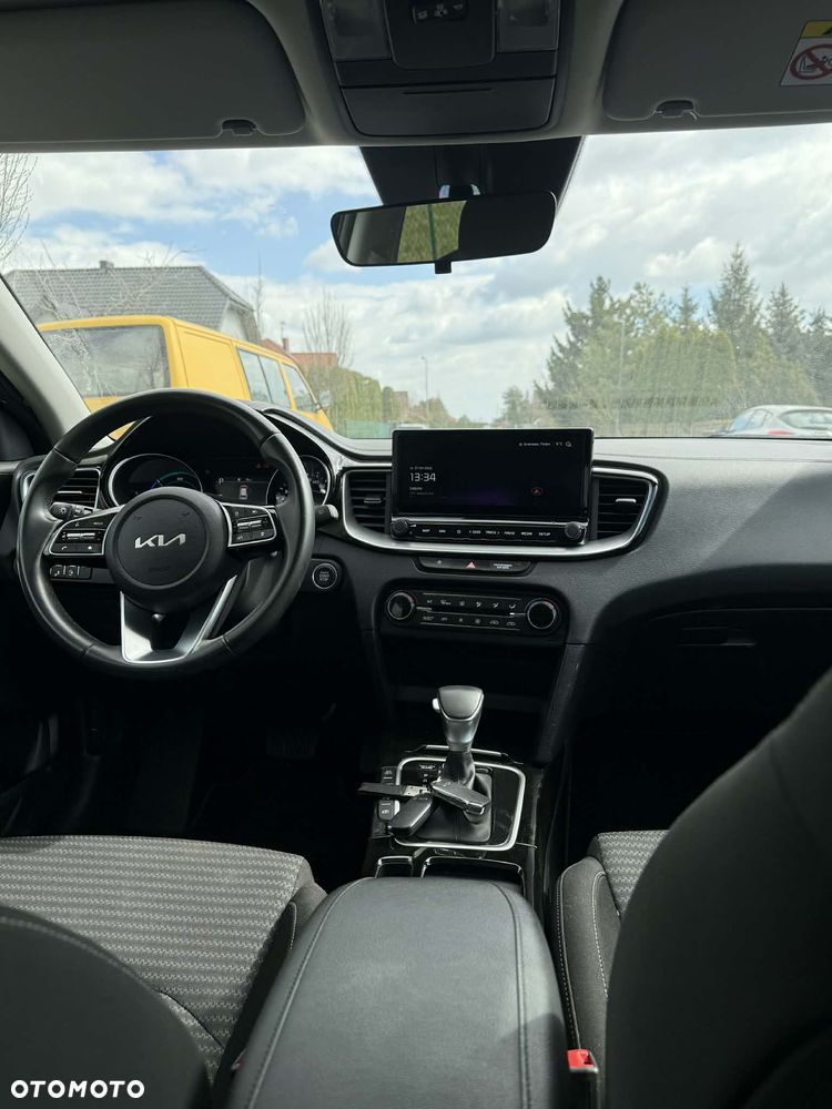 Kia Ceed - 12