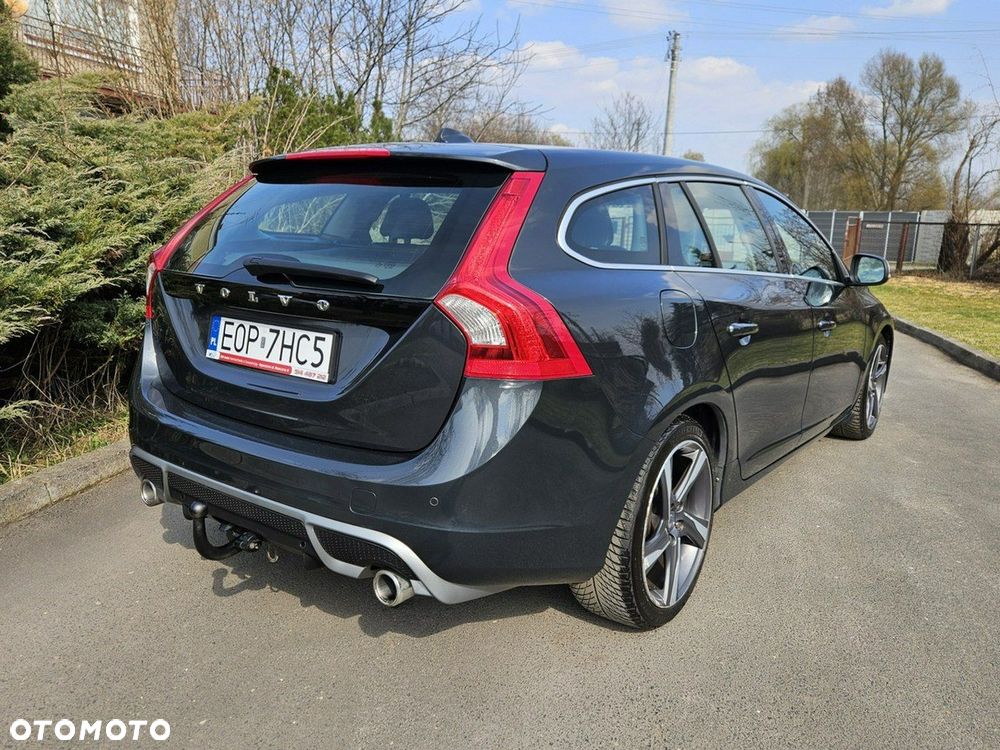 Volvo V60 D4 R-Design Momentum - 4