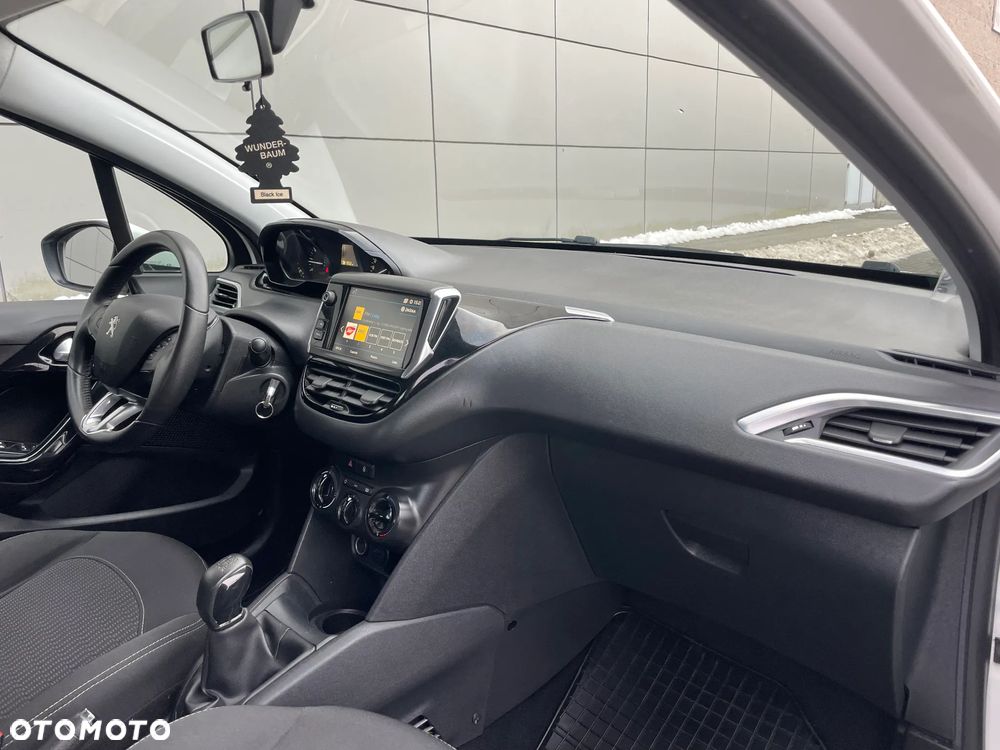 Peugeot 208 PureTech 82 Start & Stop Tech Edition - 11