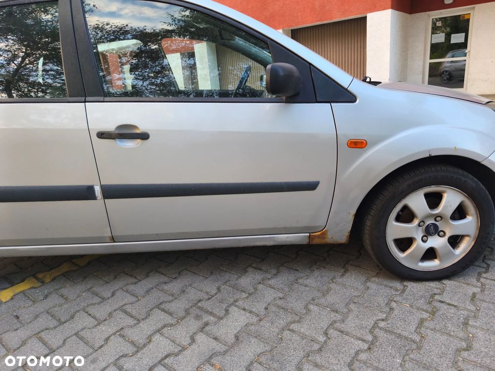 Ford Fiesta - 12