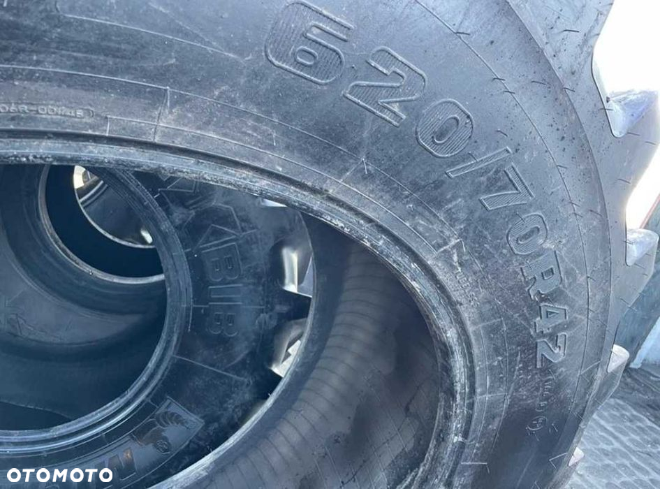 620/70R42 Firestone Maxi Traction (NH) J1460 - 4