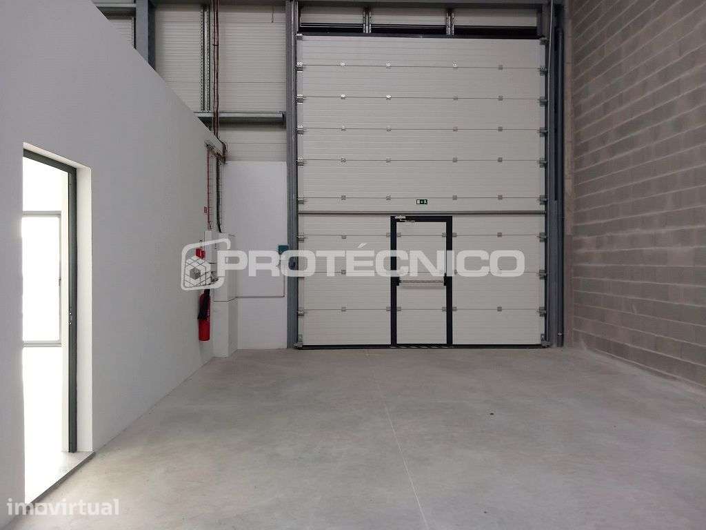 Armazém c/ 300m2 – Z. I. Cacia - Grande imagem: 2/8