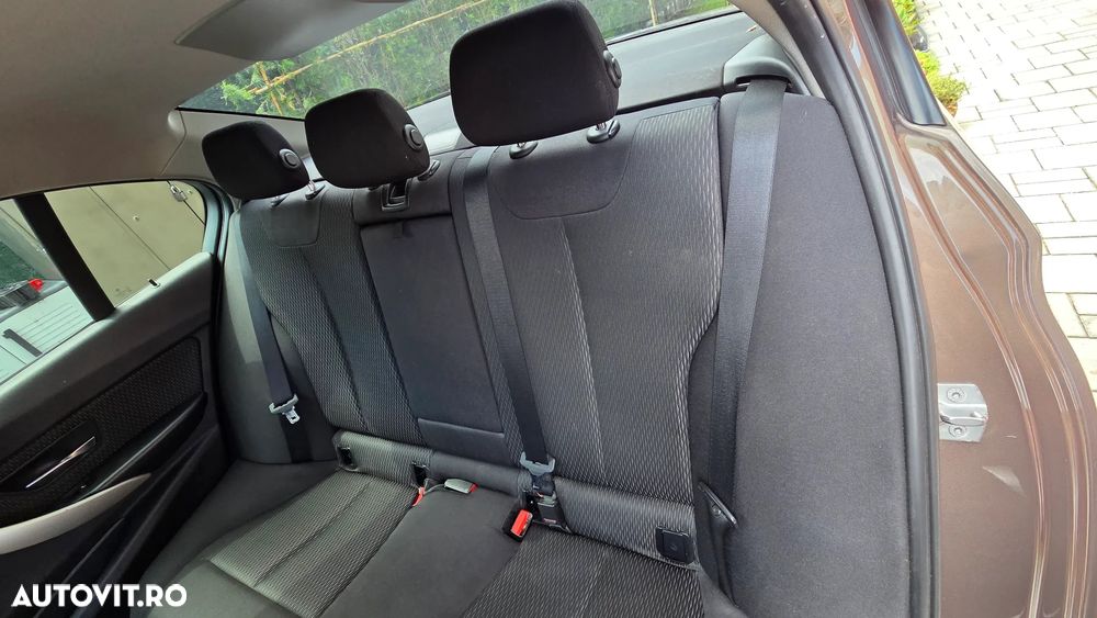 BMW Seria 3 318d Aut. Luxury Line - 6