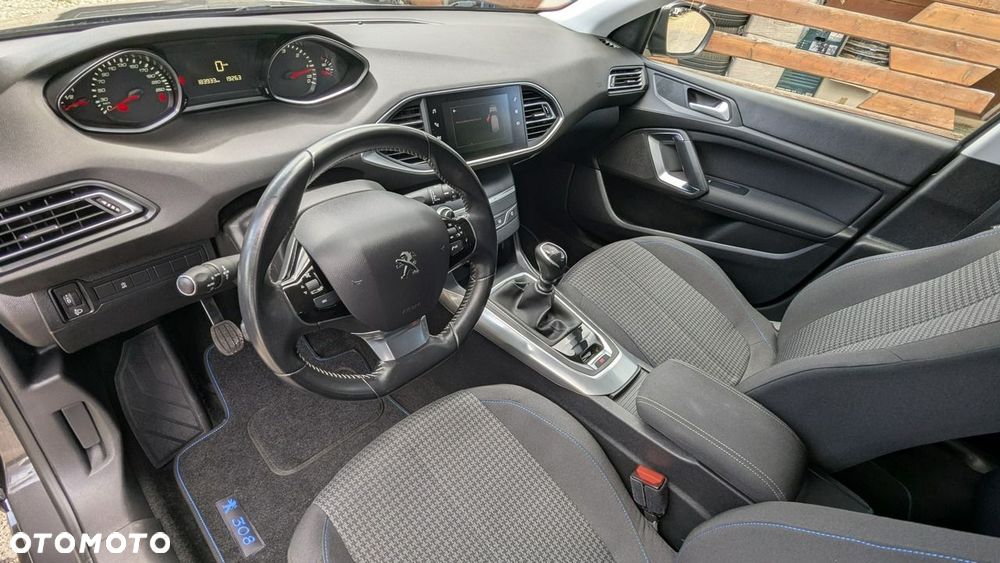 Peugeot 308 - 17