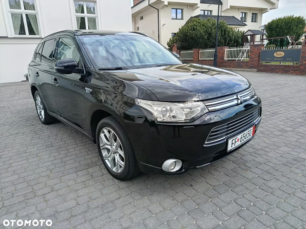 Mitsubishi Outlander 2.0 4WD Plus - 7