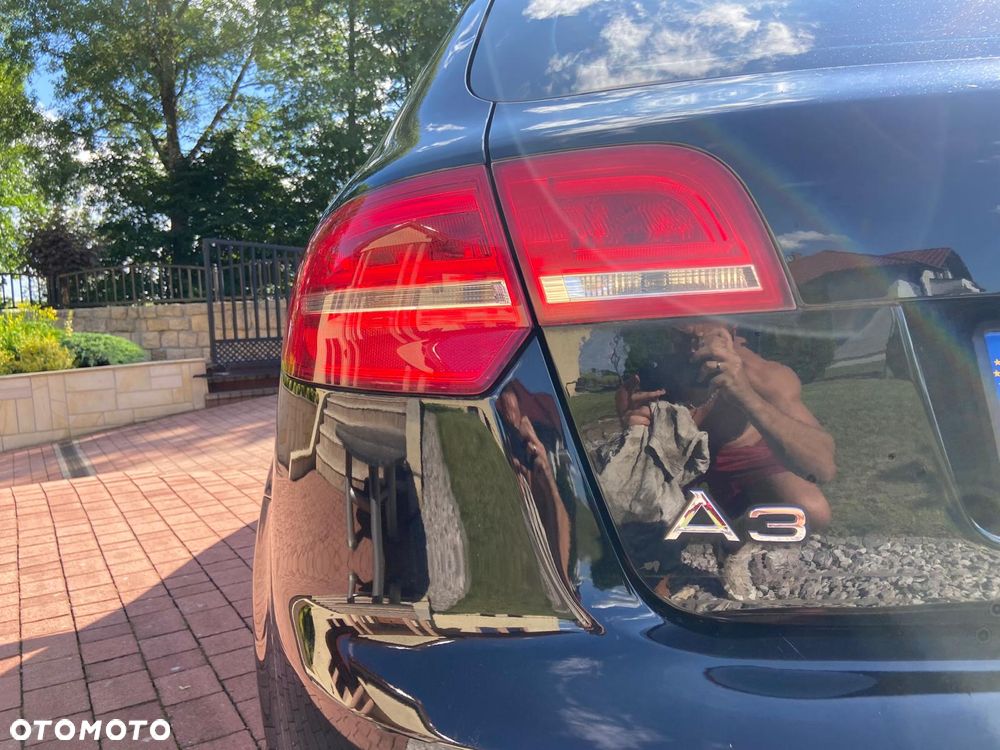 Audi A3 Sportback 1.6 TDI DPF Ambiente - 21