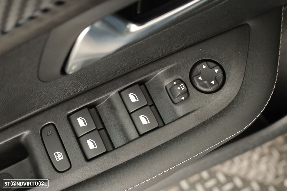 Peugeot 208 1.2 Hybrid Allure e-DCS6 - 20