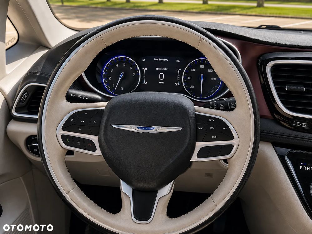 Chrysler Pacifica - 13