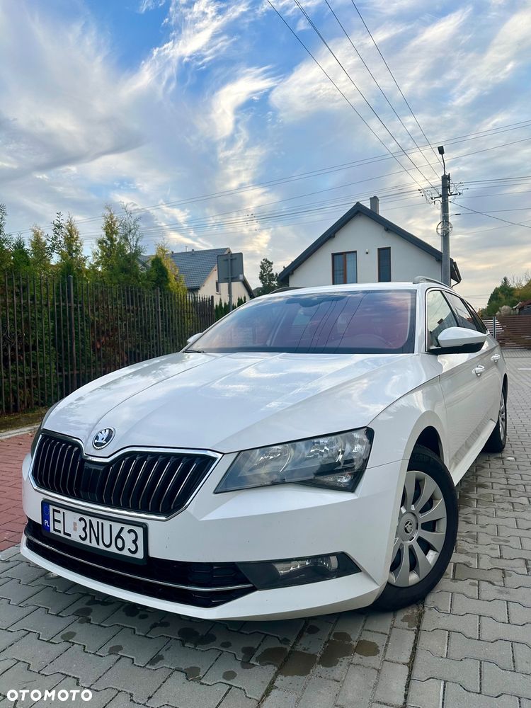 Skoda Superb 2019 photo 2