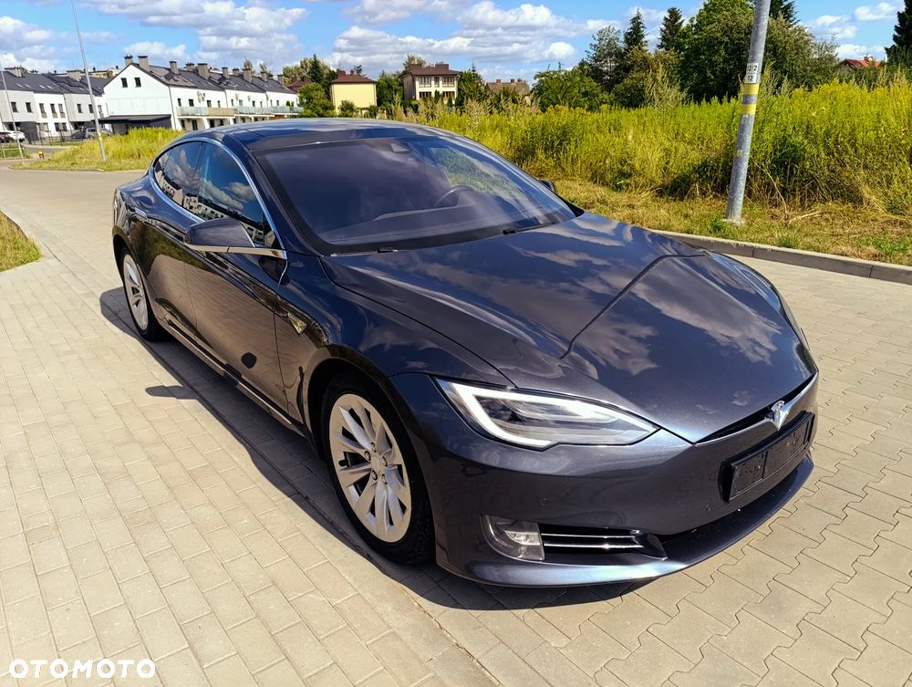 Tesla Model S - 20