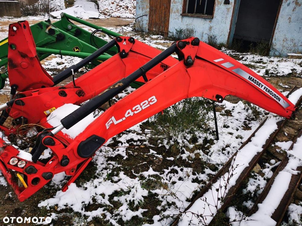 Blok hydrauliczny ładowacza czołowego Massey Ferguson 4323 (Q6SDME) - 1