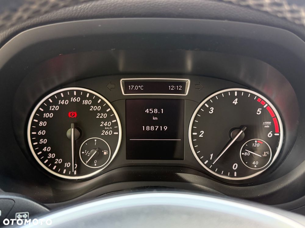 Mercedes-Benz Klasa B 180 d Peak Edition - 10