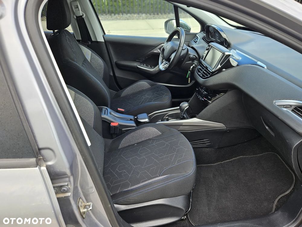 Peugeot 2008 1.2 Pure Tech Style S&S EAT6 - 11