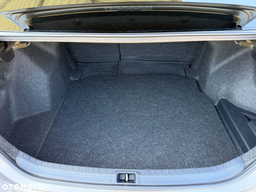 Toyota Corolla 1.6 50th Anniversary MS - 14