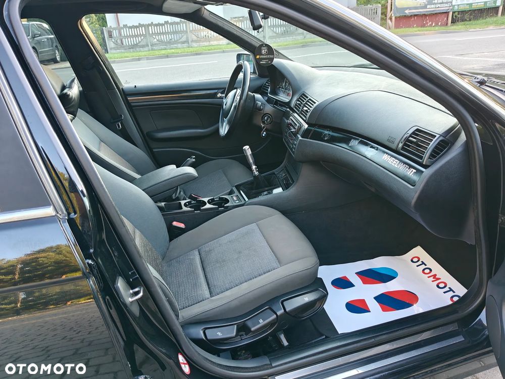 BMW Seria 3 320i Edition Exclusive - 29