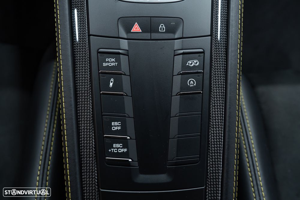 Porsche 718 Cayman GT4 PDK - 41