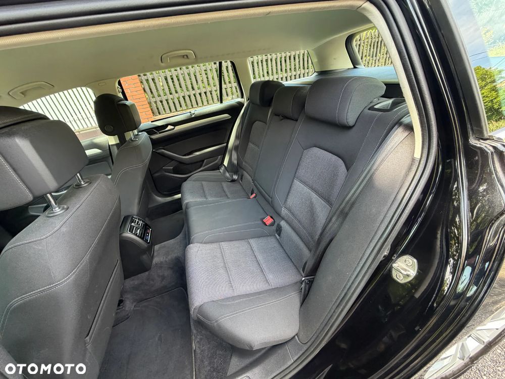 Volkswagen Passat Variant 1.4 TSI BMT ACT Trendline DSG - 27
