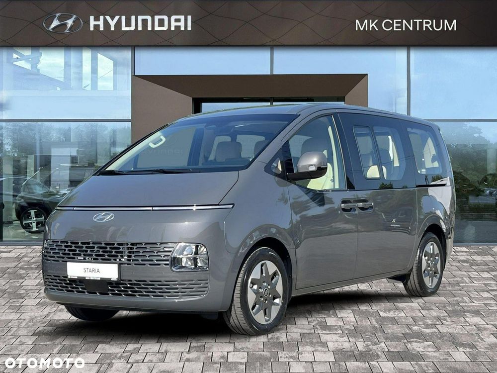 Hyundai Staria - 1
