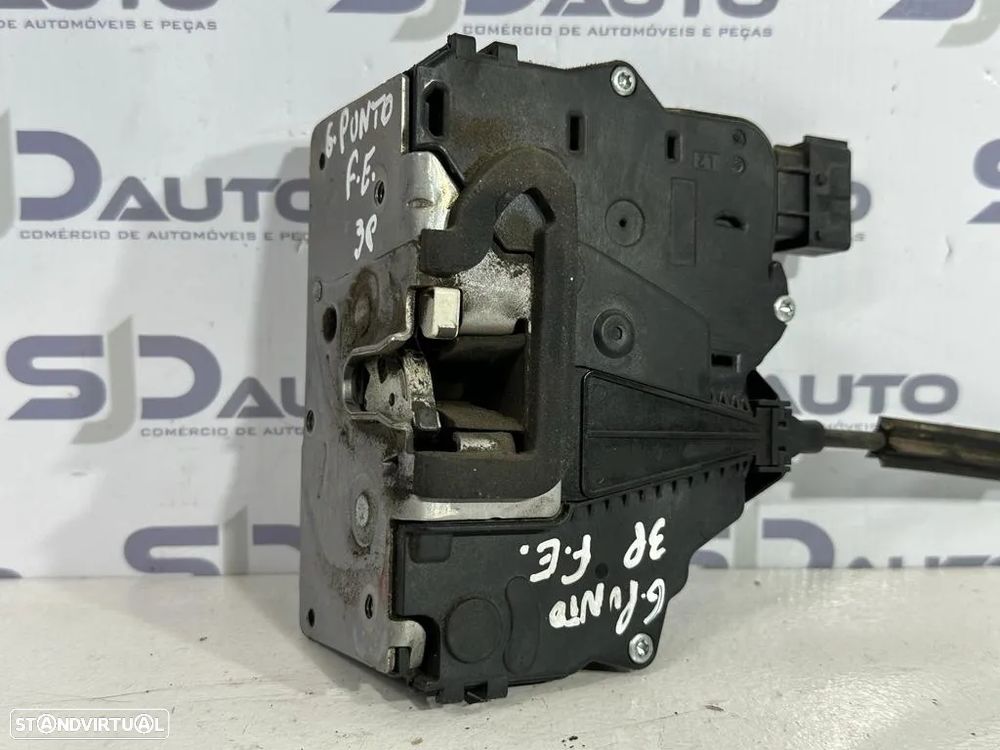 Fecho Frente Direito / Esquerdo - Fiat Grand Punto (3 portas) - 6