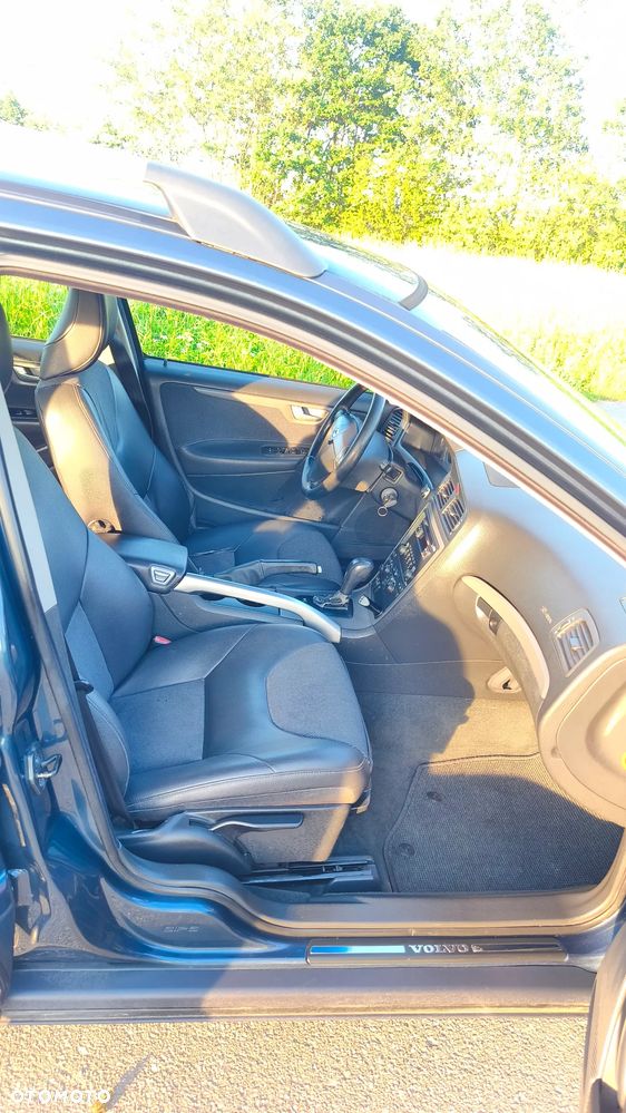 Volvo XC 70 D5 AWD Kinetic - 21