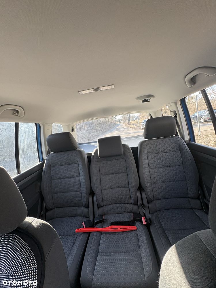 Volkswagen Touran - 4