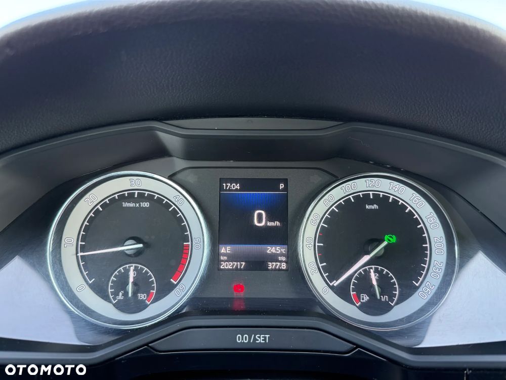 Skoda Superb 2.0 TDI L&K DSG - 16