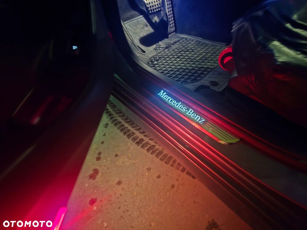 Mercedes-Benz Klasa E 220 d 4-Matic AMG - 36