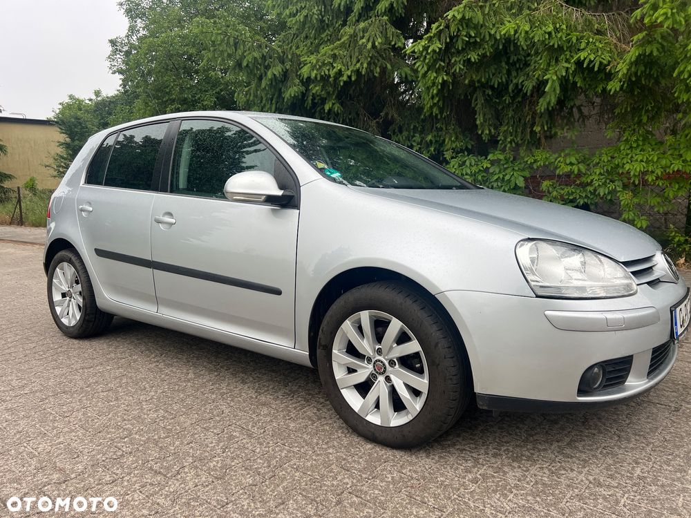 Volkswagen Golf - 2