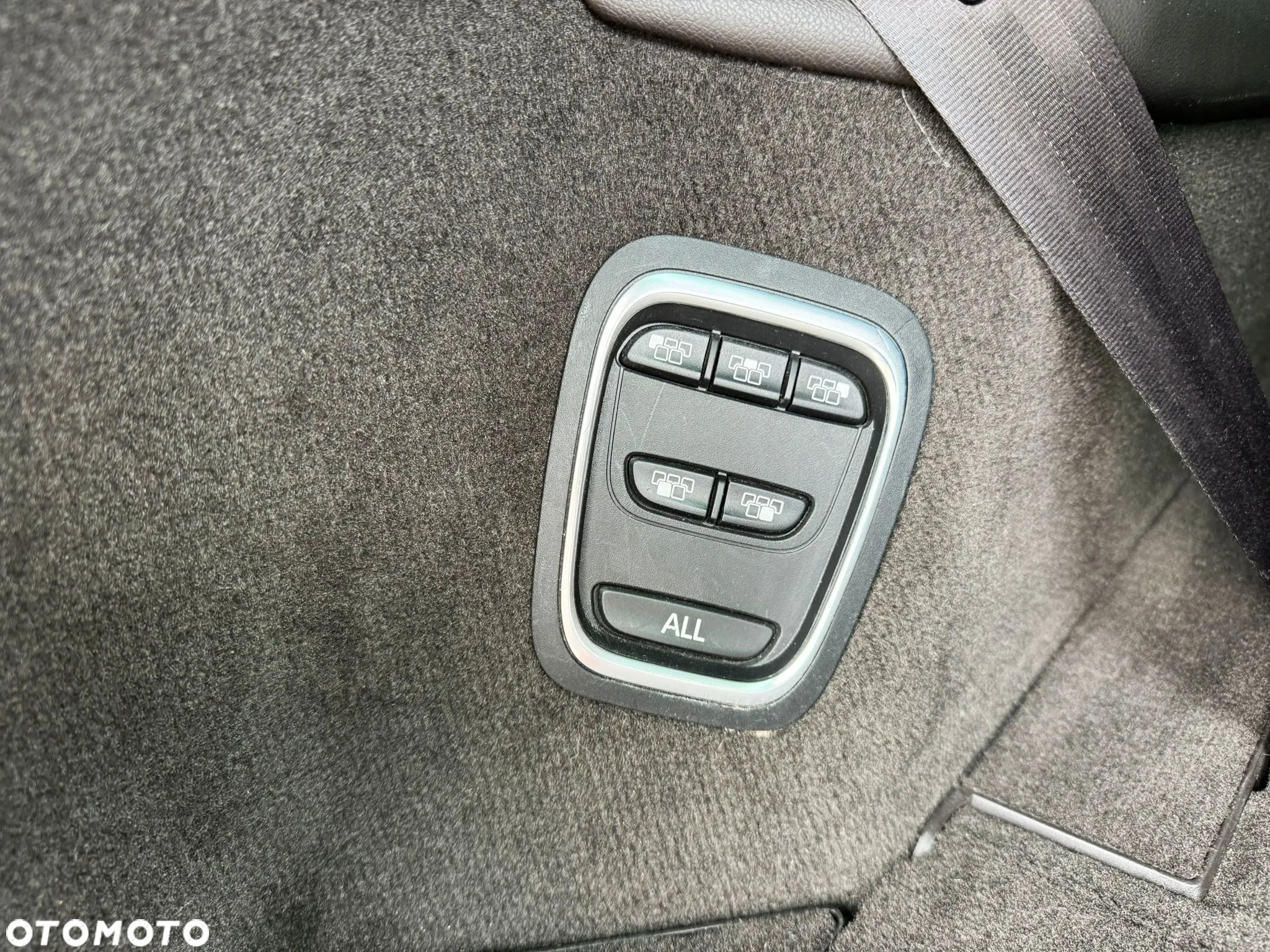 Renault Espace 1.6 dCi Energy Initiale Paris EDC 7os - 28