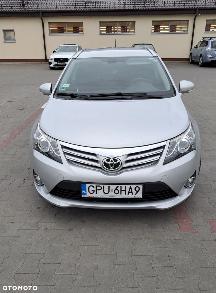 Toyota Avensis 2013 photo 2