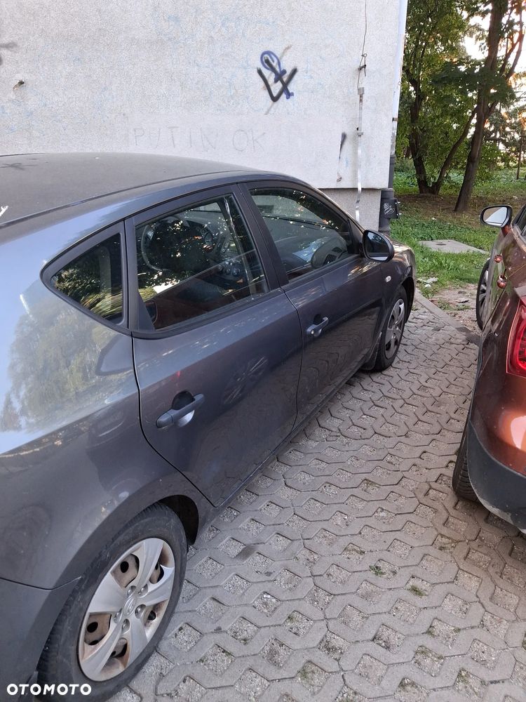 Hyundai i30 1.6 CRDi Comfort - 3
