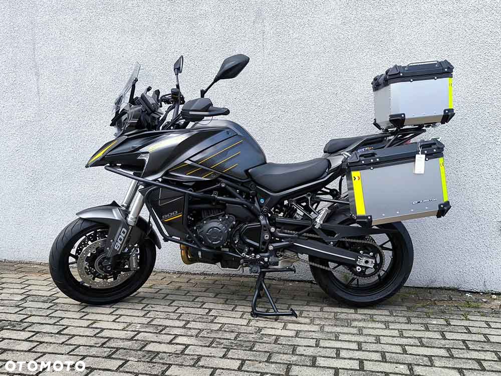 QJMOTOR SRT900S - 2
