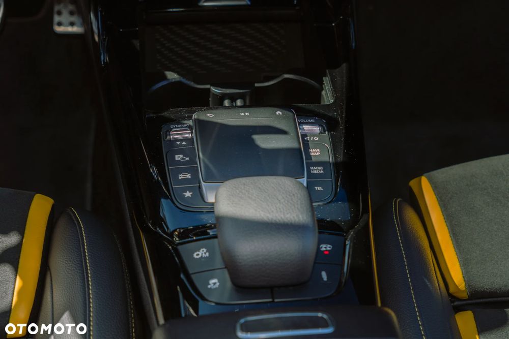 Mercedes-Benz CLA - 17
